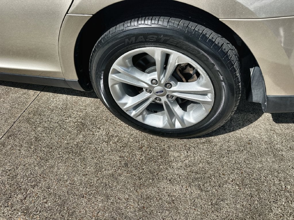 2017 Ford Taurus SEL