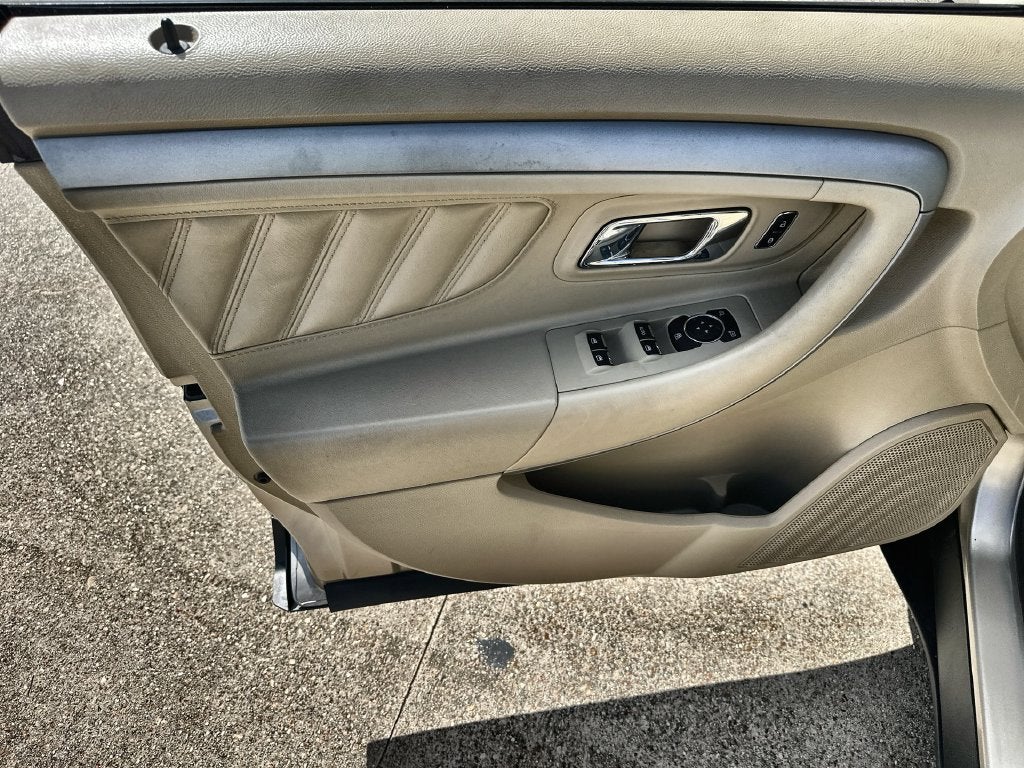 2017 Ford Taurus SEL