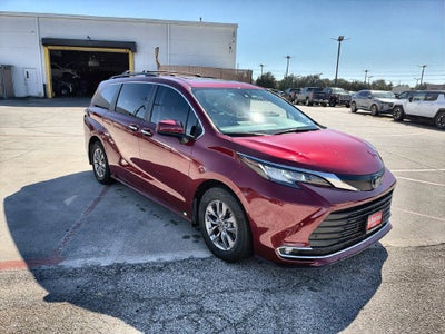 2023 Toyota Sienna XLE