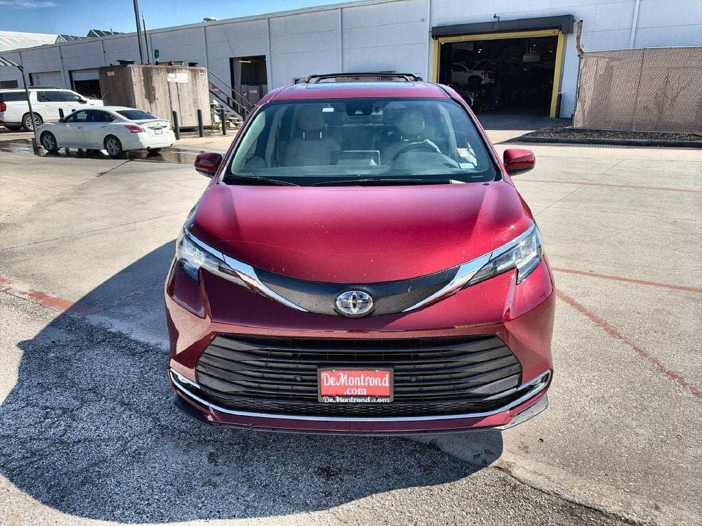 2023 Toyota Sienna XLE
