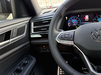 2026 Volkswagen Atlas Cross Sport 2.0T SEL R-Line Black