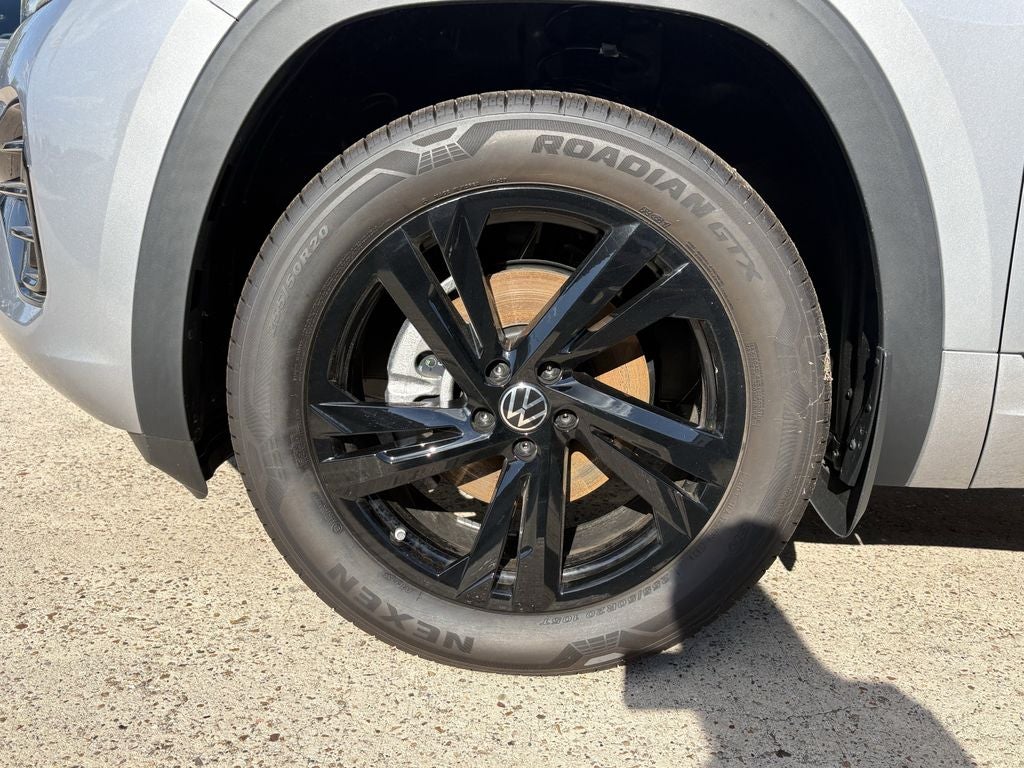 2026 Volkswagen Atlas Cross Sport 2.0T SEL R-Line Black