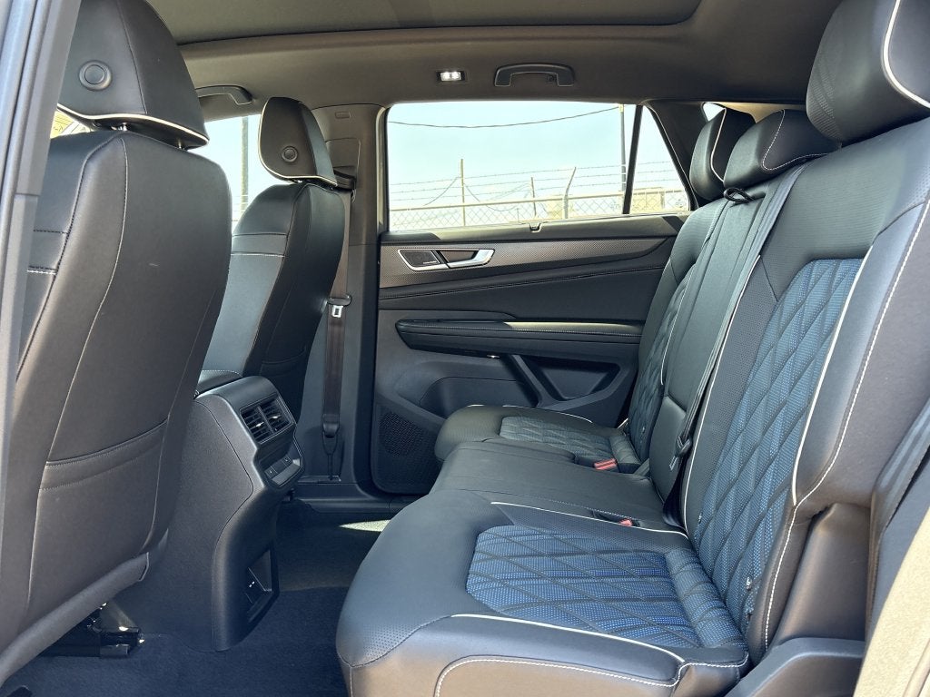 2026 Volkswagen Atlas Cross Sport 2.0T SEL Premium R-Line