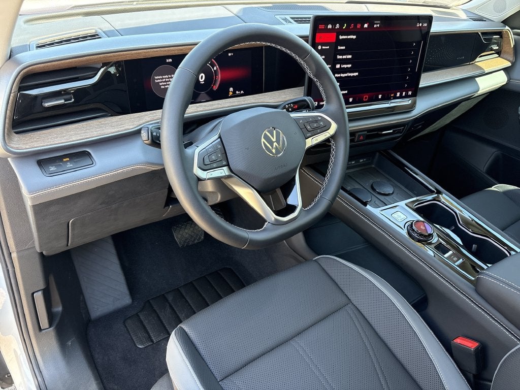 2027 Volkswagen Atlas 2.0T SE w/ Technology