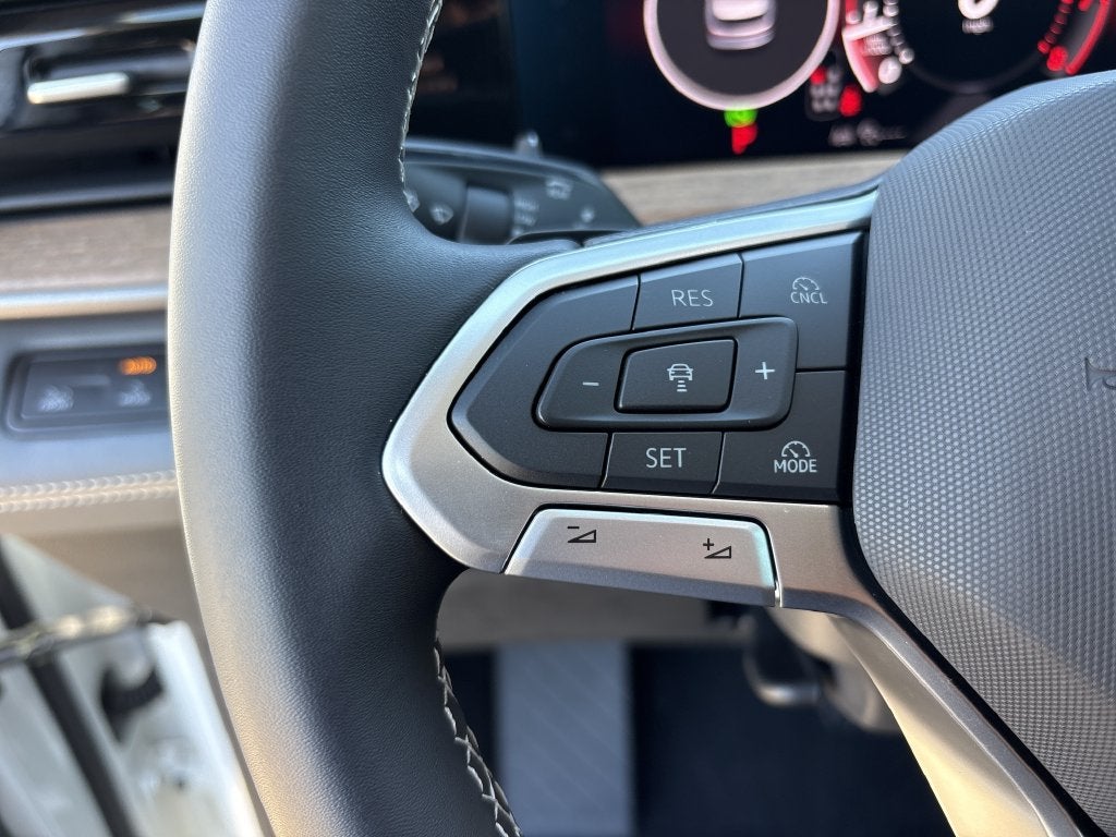 2027 Volkswagen Atlas 2.0T SE w/ Technology