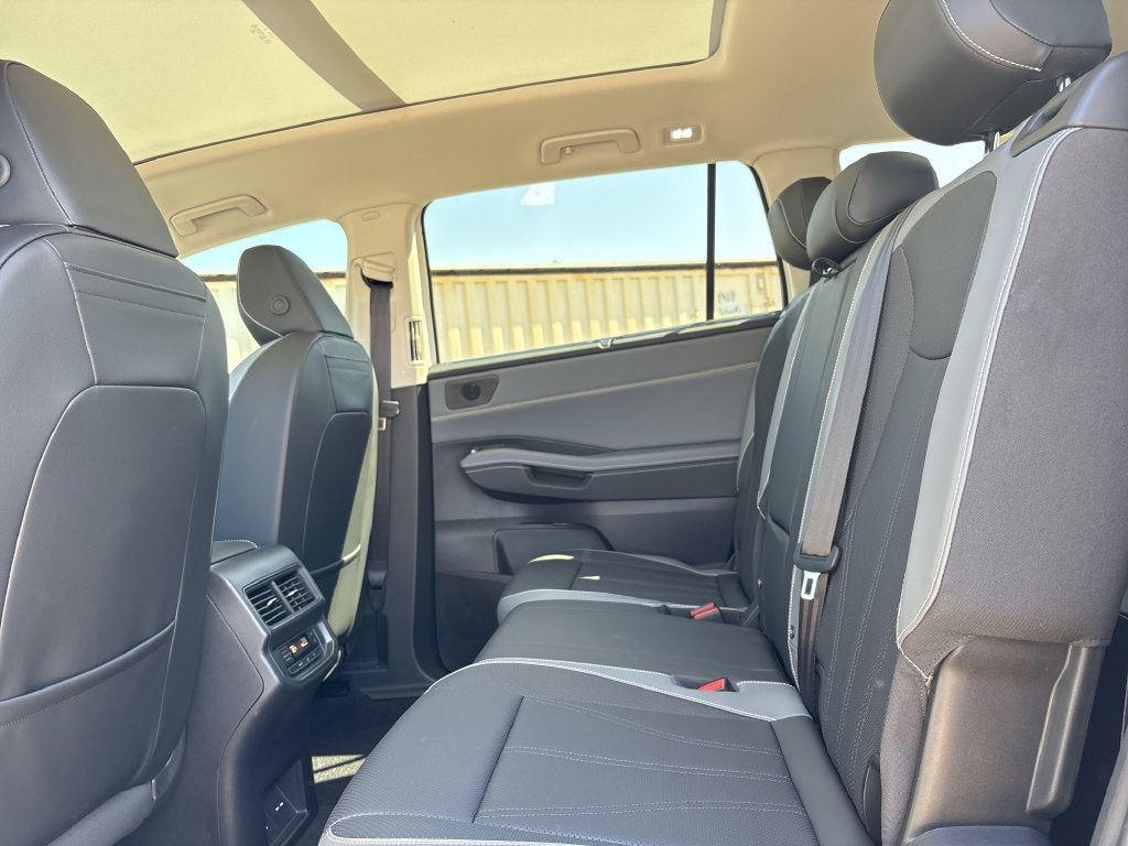 2027 Volkswagen Atlas 2.0T SE w/ Technology