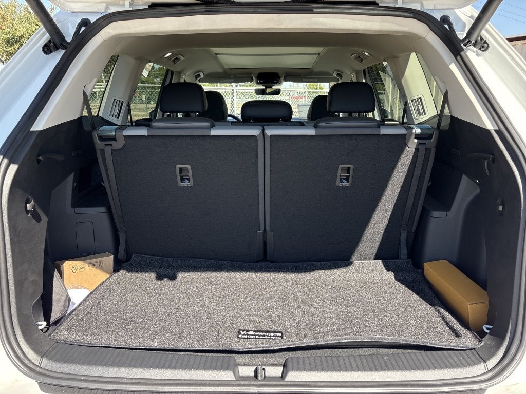 2027 Volkswagen Atlas 2.0T SE w/ Technology
