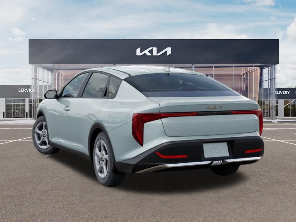 2025 Kia K4 LXS AUTO