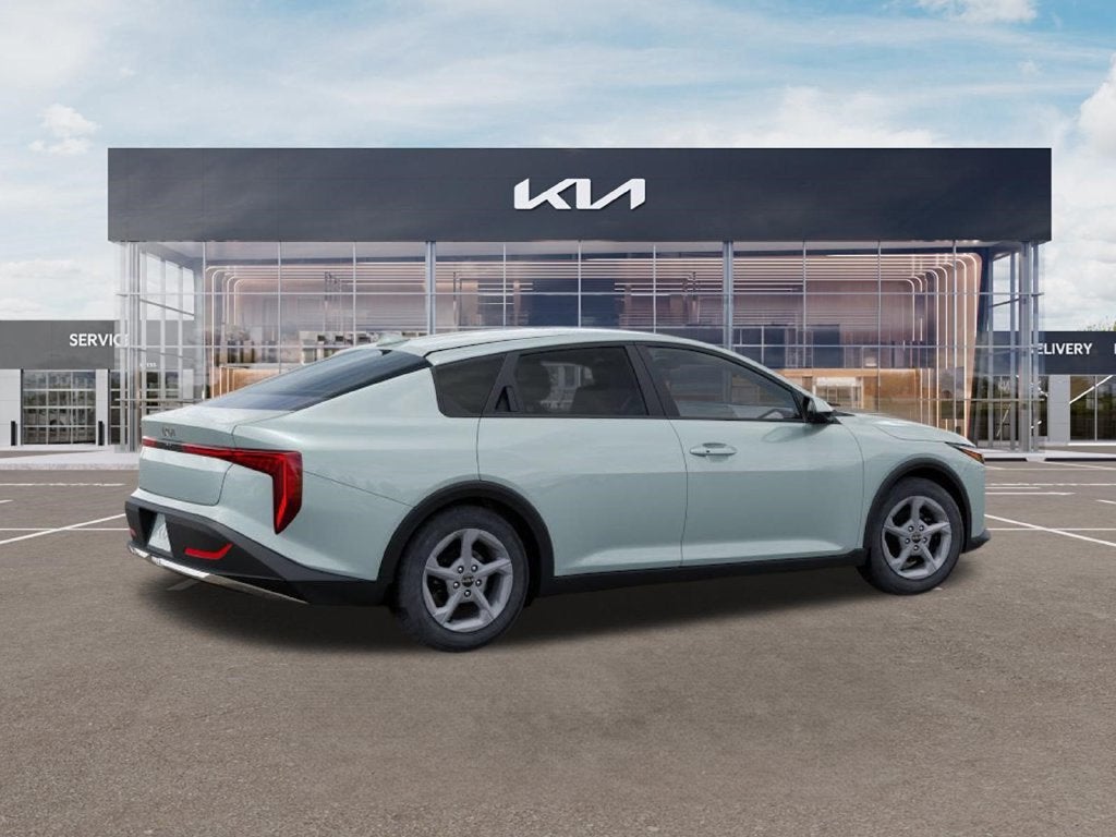 2025 Kia K4 LXS AUTO