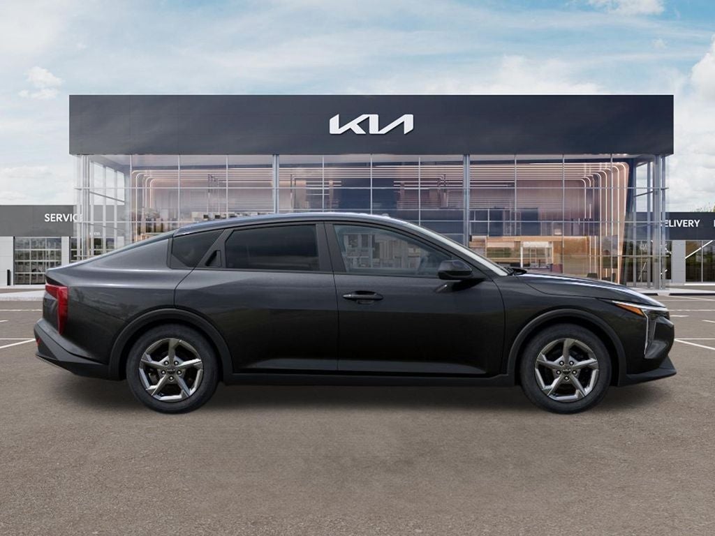 2026 Kia K4 LXS AUTO