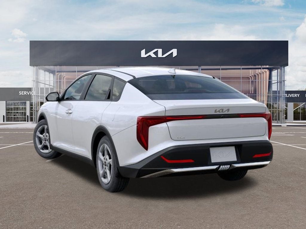 2025 Kia K4 LXS AUTO