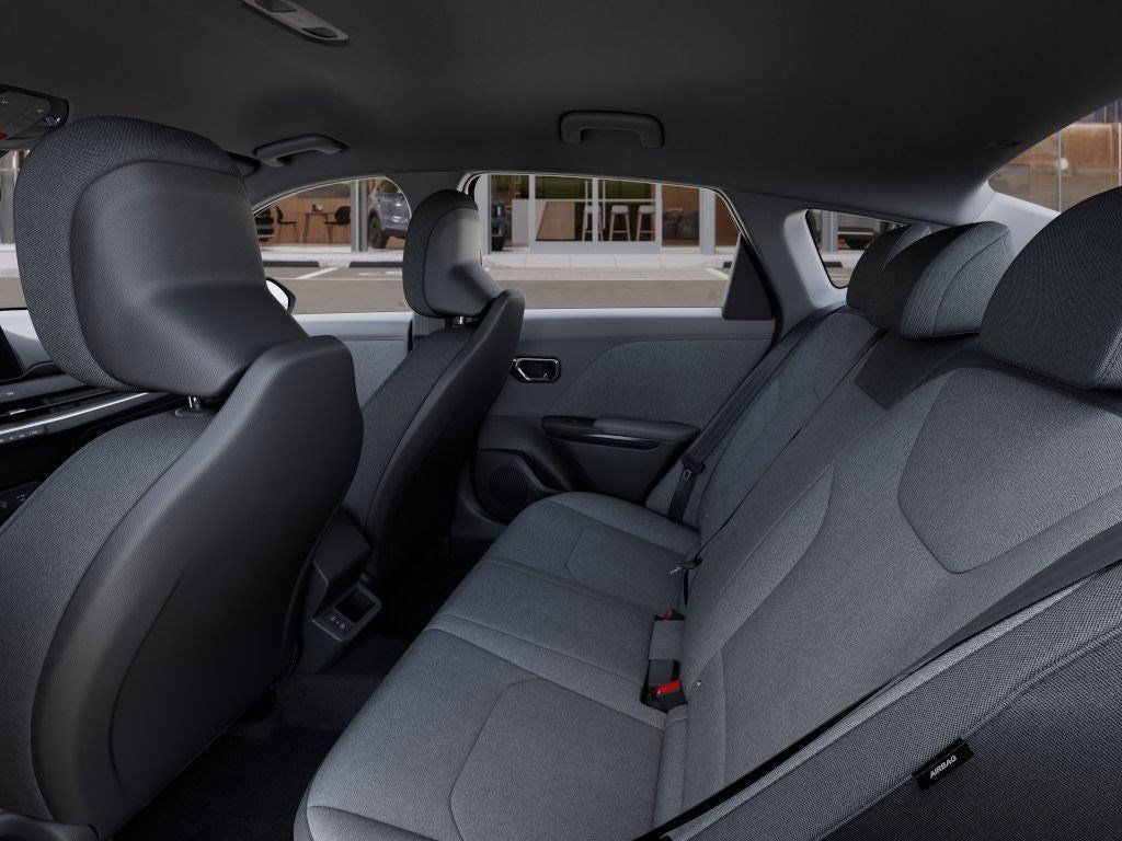 2025 Kia K4 LXS AUTO