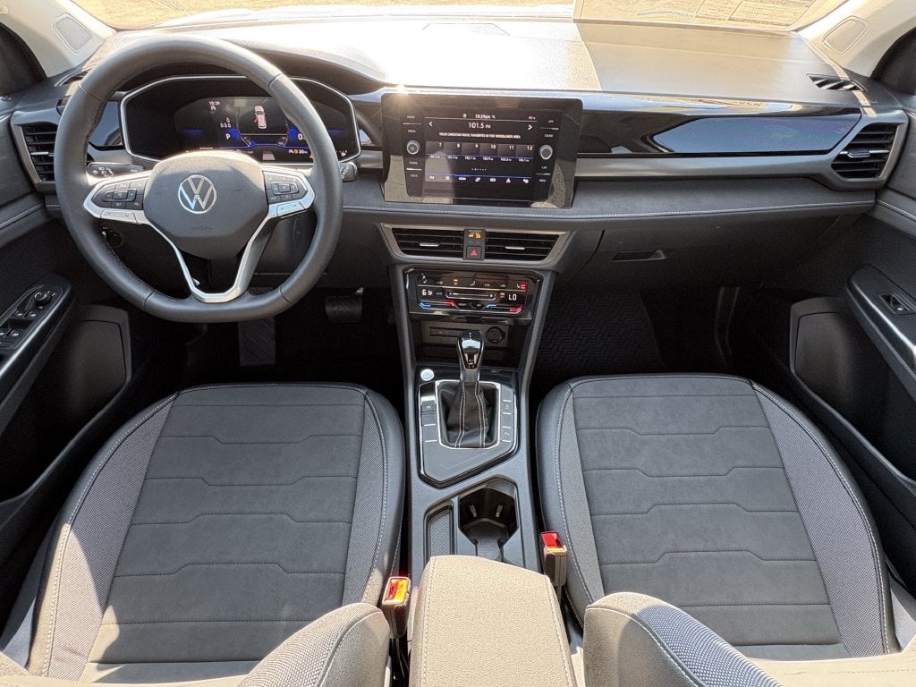 2027 Volkswagen Taos 1.5T SE