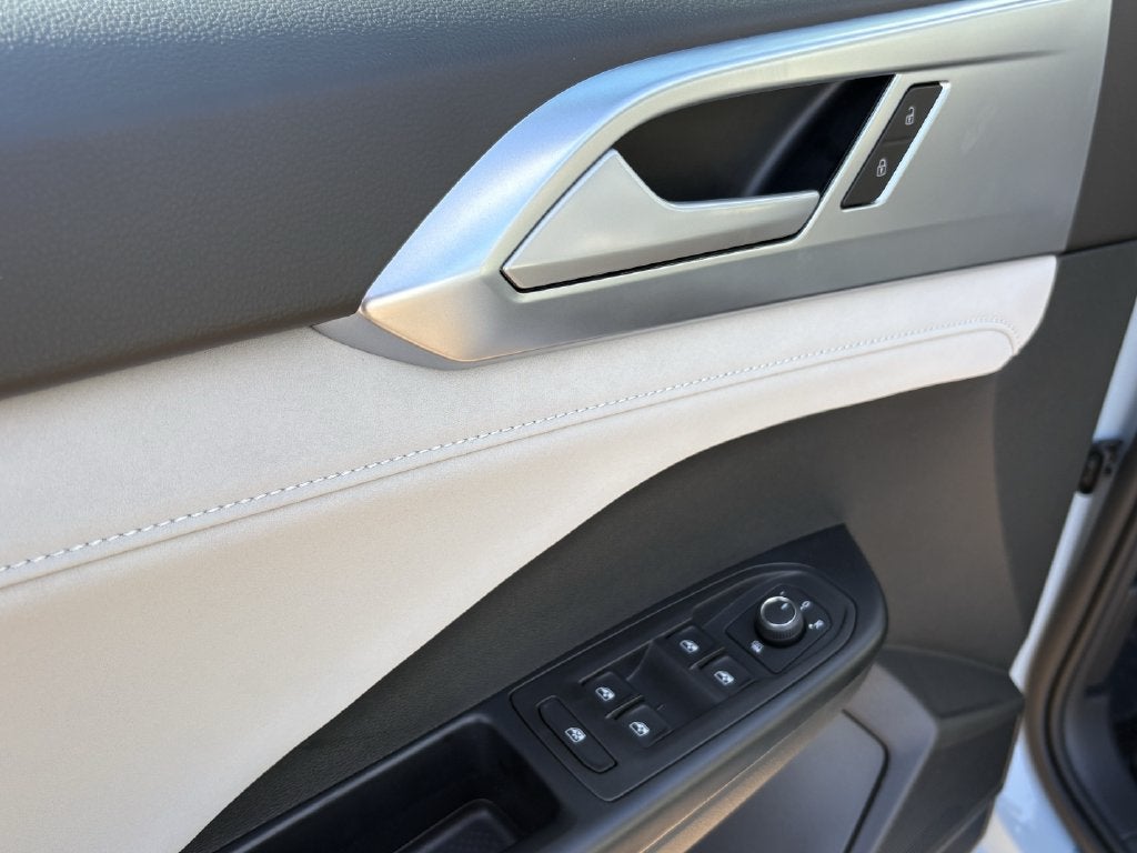 2027 Volkswagen Taos 1.5T SE