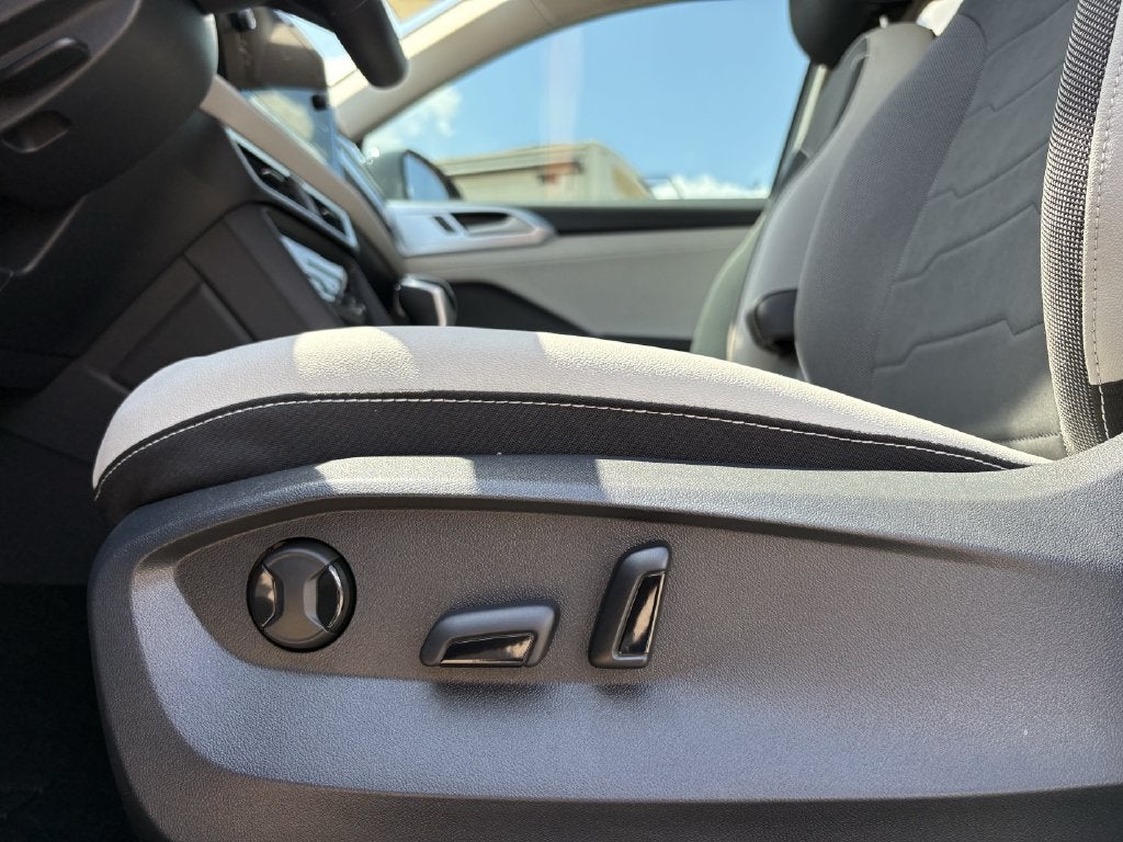 2027 Volkswagen Taos 1.5T SE