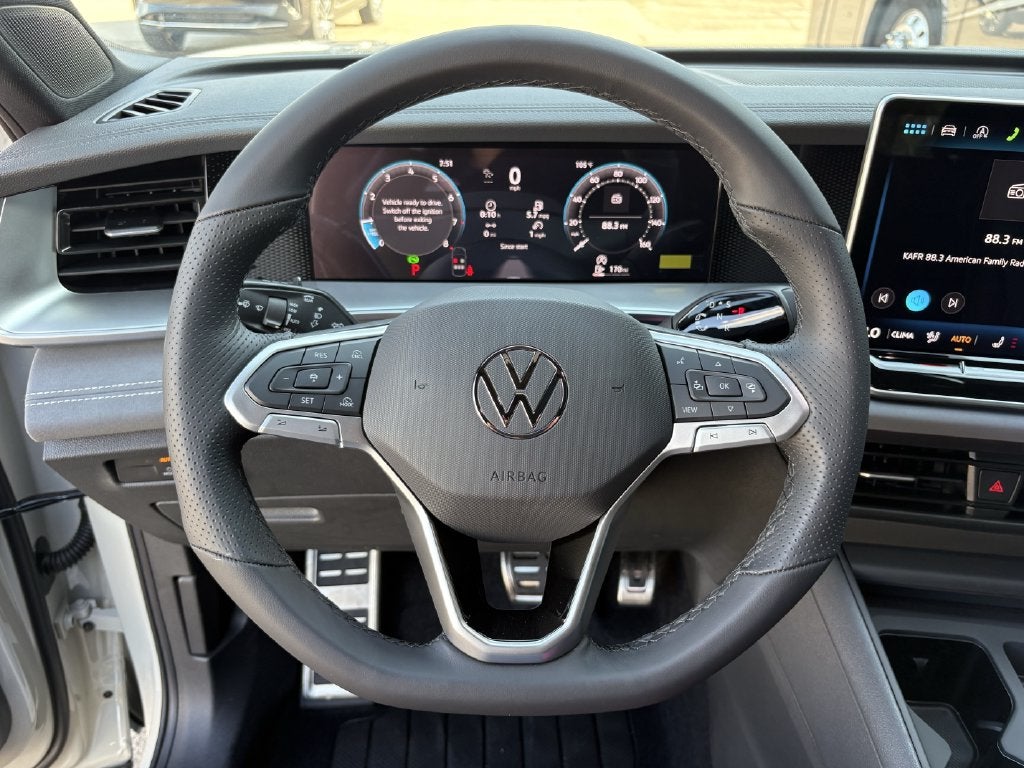 2026 Volkswagen Tiguan 2.0T SE R-Line Black