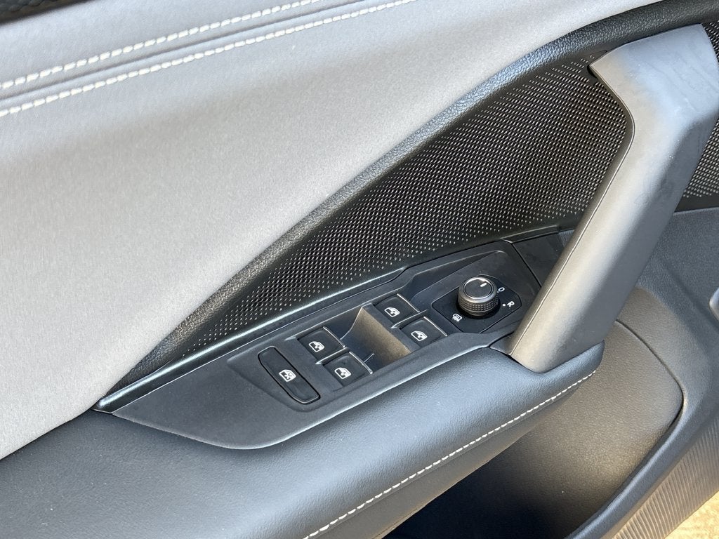 2027 Volkswagen Tiguan 2.0T SE