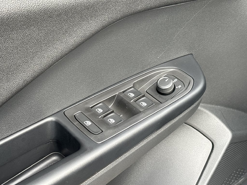 2027 Volkswagen Taos Sport FWD