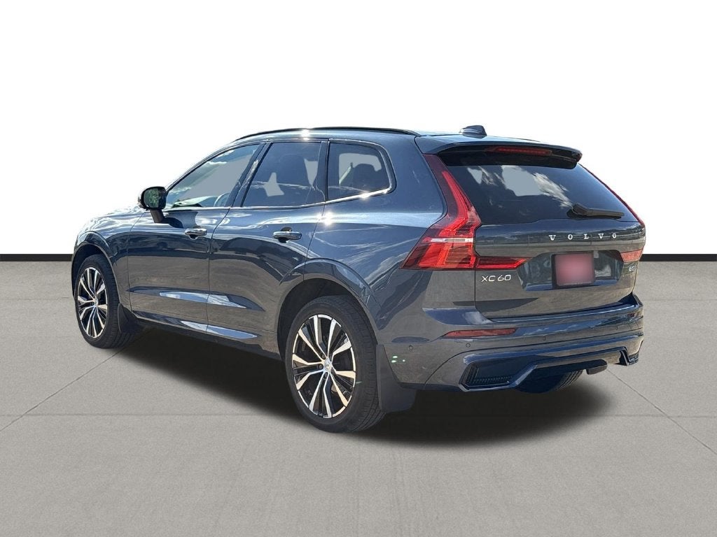 2024 Volvo XC60 B5 Plus Dark Theme