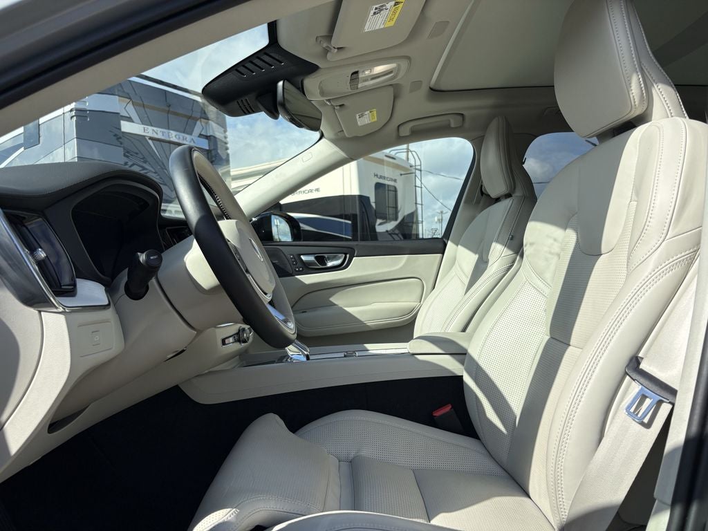 2026 Volvo XC60 B5 Ultra