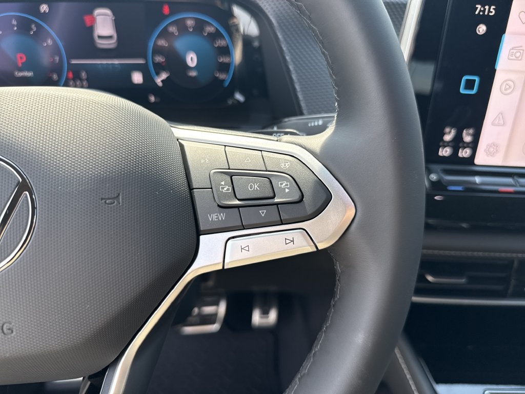 2026 Volkswagen Atlas Cross Sport SEL R-Line Black