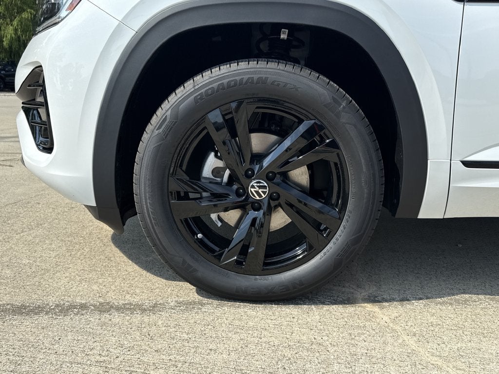 2026 Volkswagen Atlas Cross Sport SEL R-Line Black