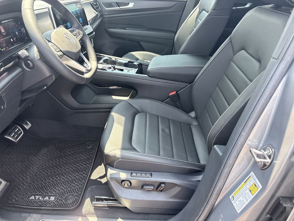 2026 Volkswagen Atlas Cross Sport SEL R-Line Black
