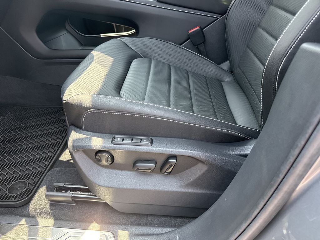 2026 Volkswagen Atlas Cross Sport SEL R-Line Black