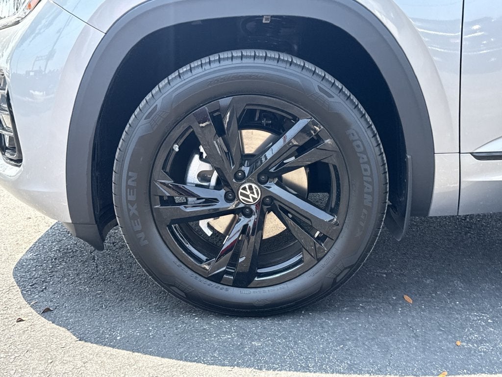 2026 Volkswagen Atlas Cross Sport SEL R-Line Black