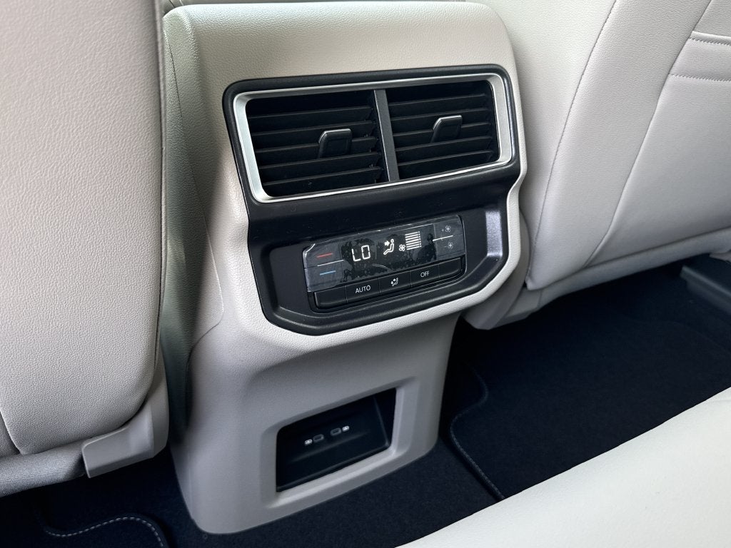 2026 Volkswagen Atlas SE