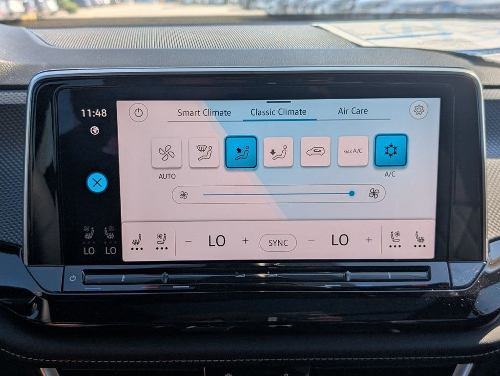 2026 Volkswagen Atlas Cross Sport SEL Premium R-Line