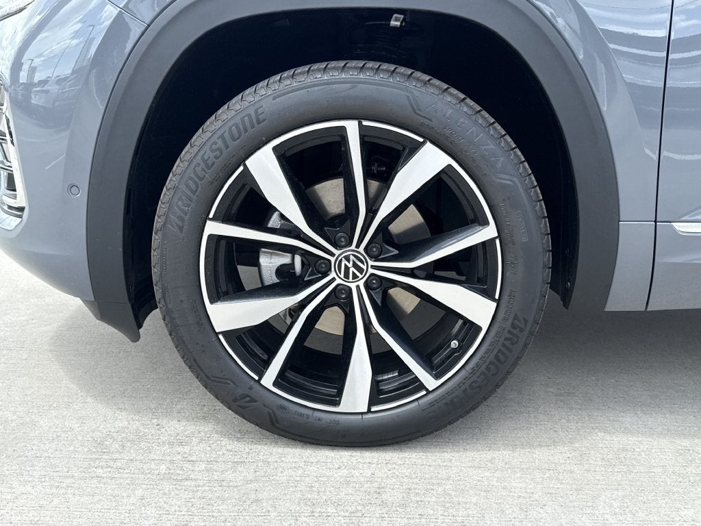 2026 Volkswagen Atlas Cross Sport SEL Premium R-Line