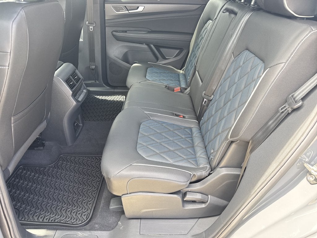 2026 Volkswagen Atlas Cross Sport SEL Premium R-Line