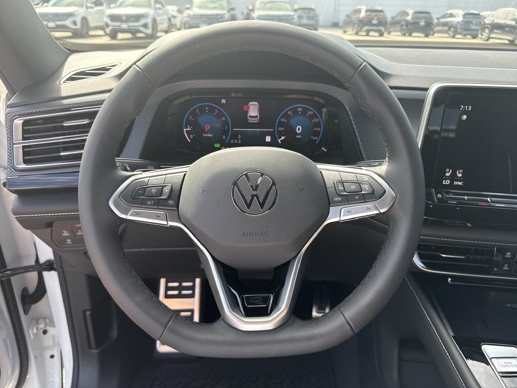 2026 Volkswagen Atlas Cross Sport SEL Premium R-Line