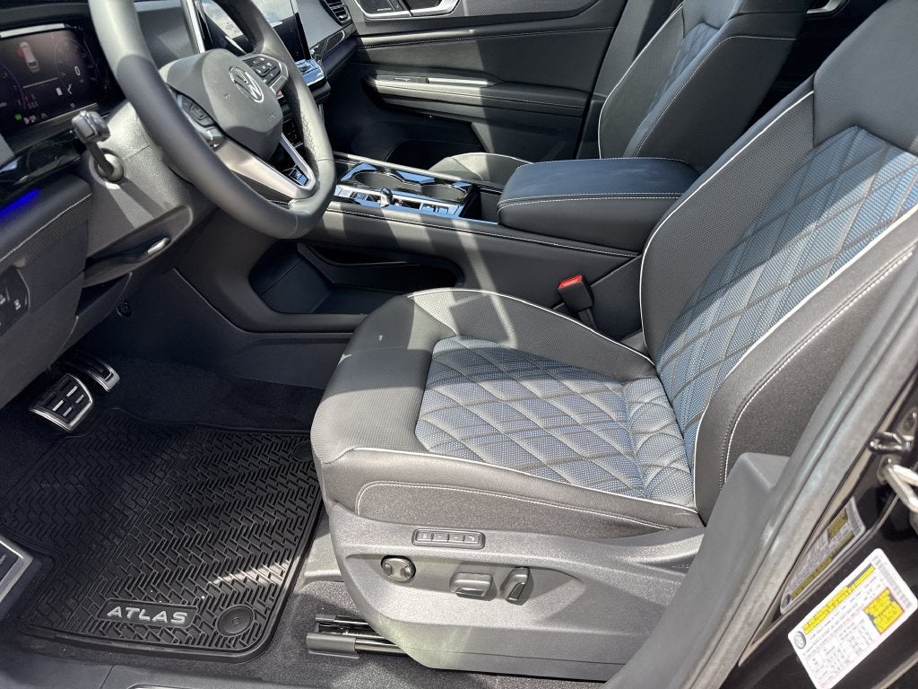 2026 Volkswagen Atlas Cross Sport SEL Premium R-Line