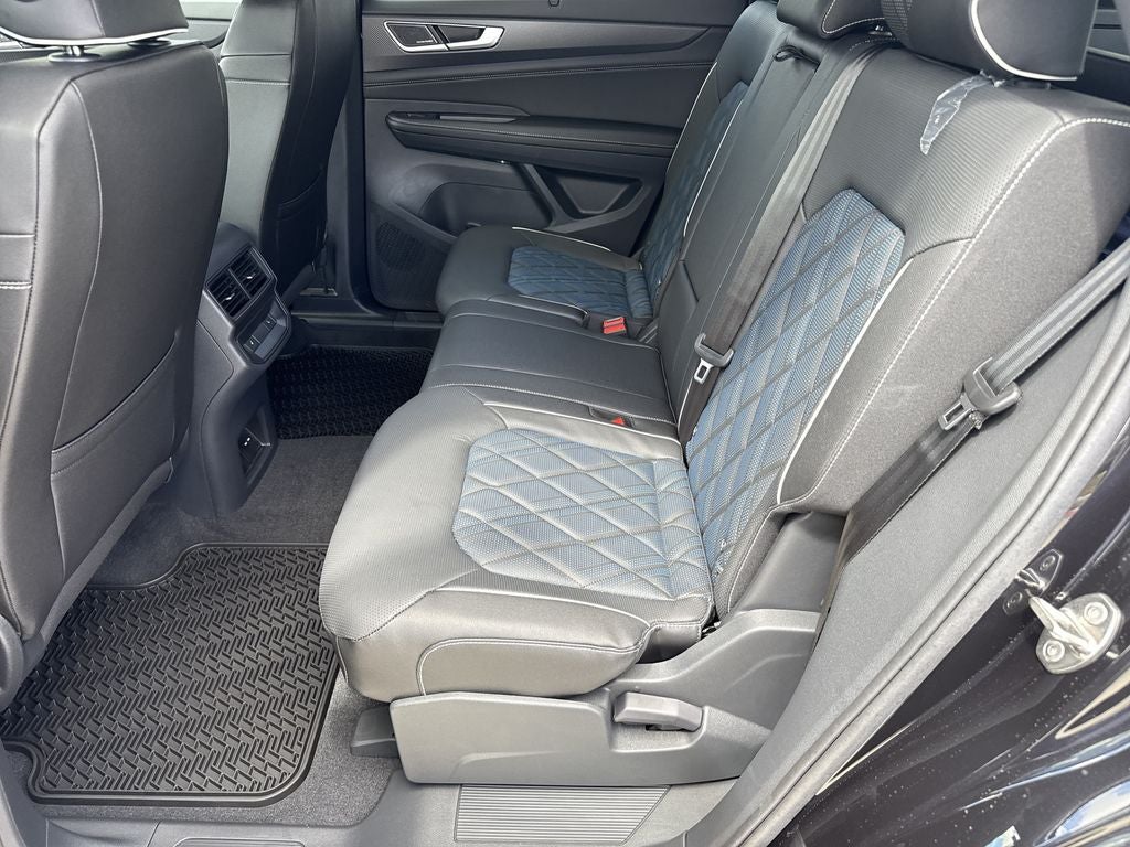 2026 Volkswagen Atlas Cross Sport SEL Premium R-Line