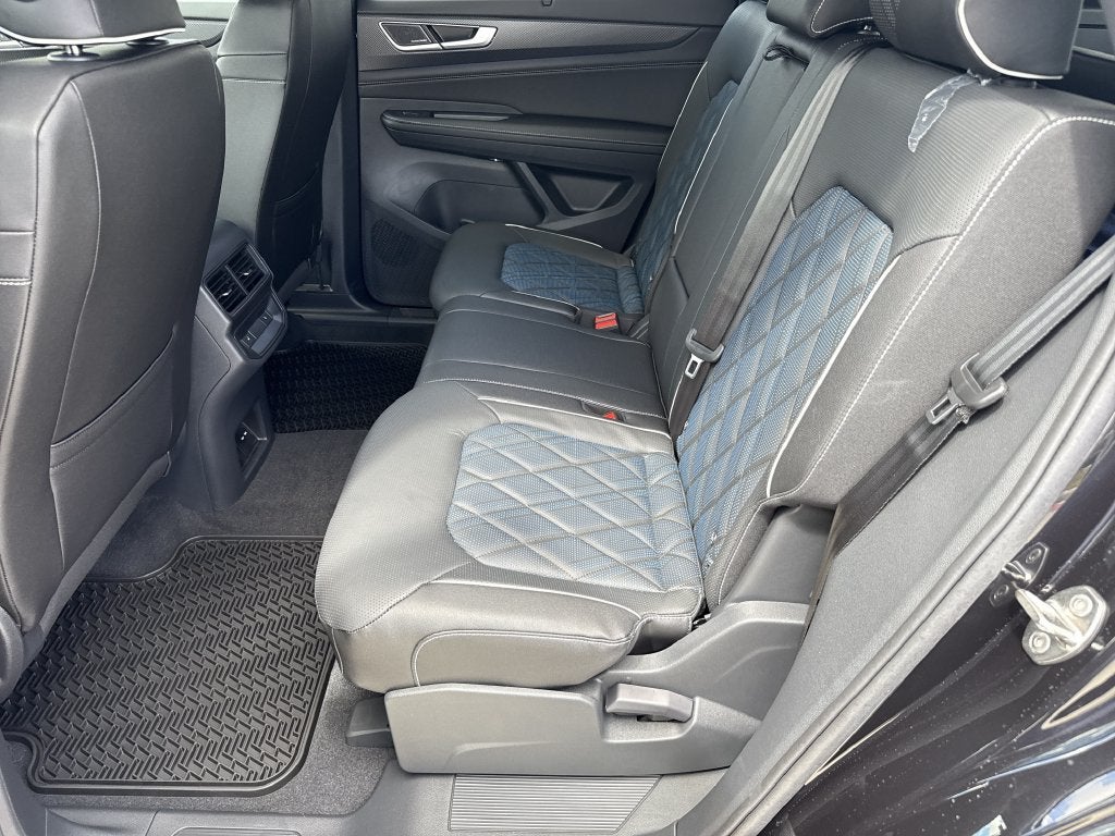 2026 Volkswagen Atlas Cross Sport SEL Premium R-Line