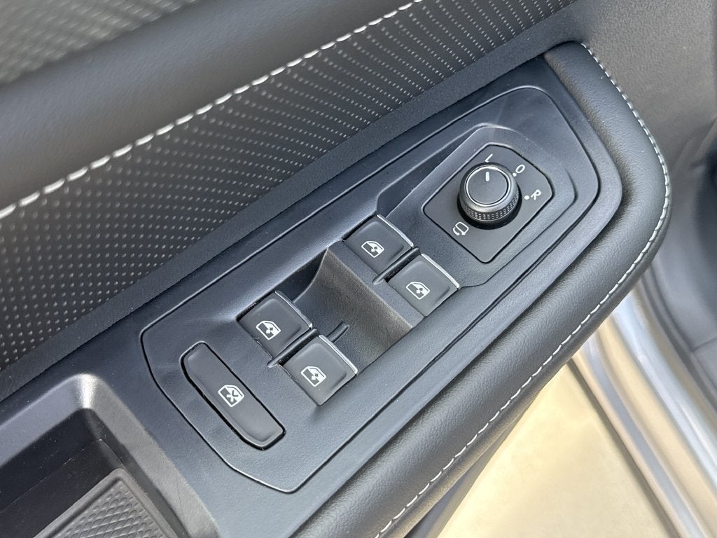2026 Volkswagen Atlas Cross Sport SEL Premium R-Line