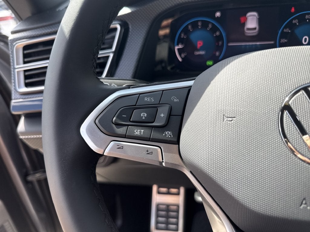 2026 Volkswagen Atlas Cross Sport SEL Premium R-Line