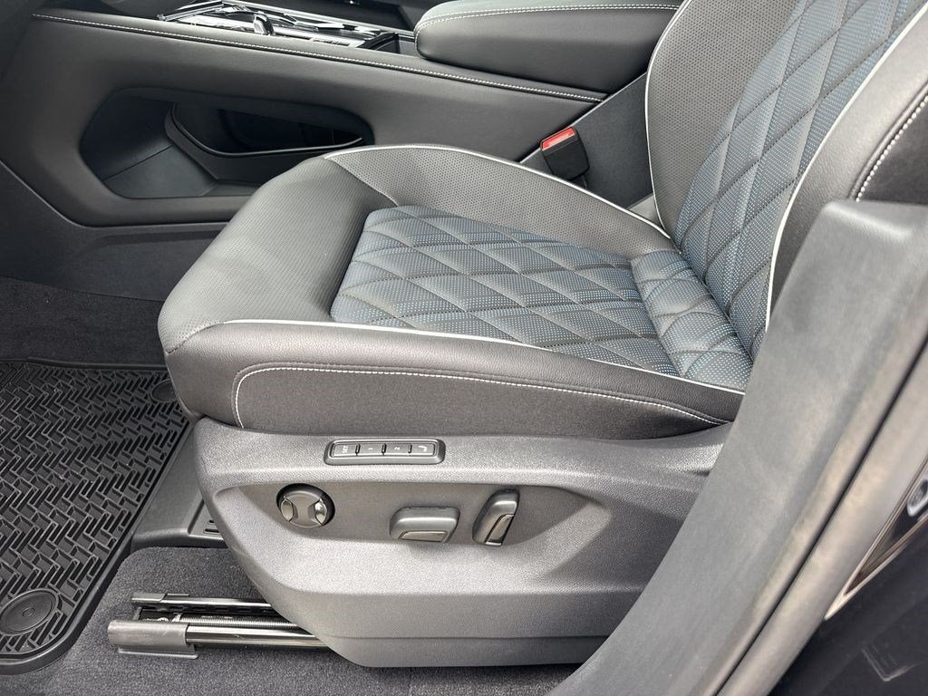 2026 Volkswagen Atlas Cross Sport SEL Premium R-Line