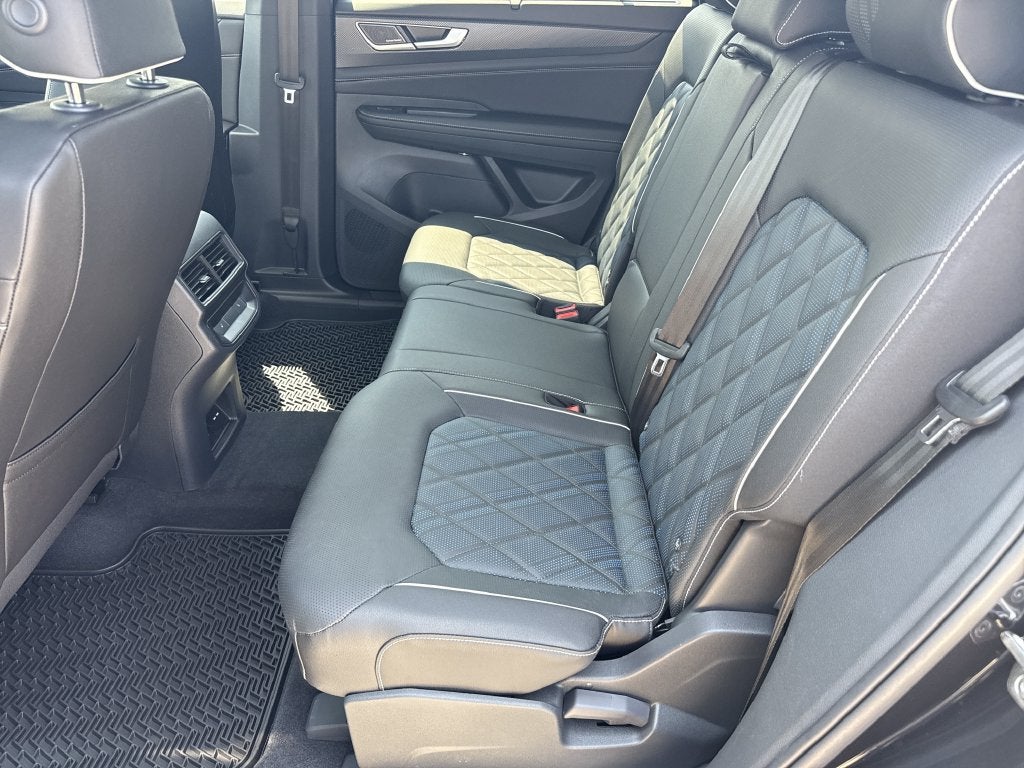 2026 Volkswagen Atlas Cross Sport SEL Premium R-Line