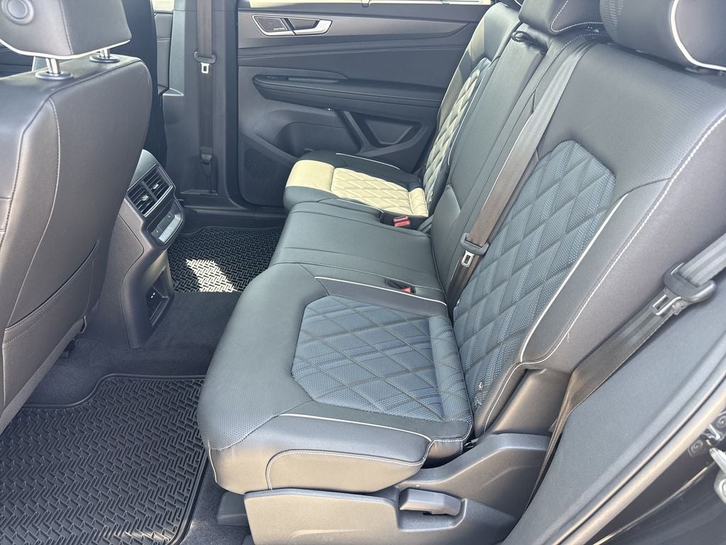 2026 Volkswagen Atlas Cross Sport SEL Premium R-Line
