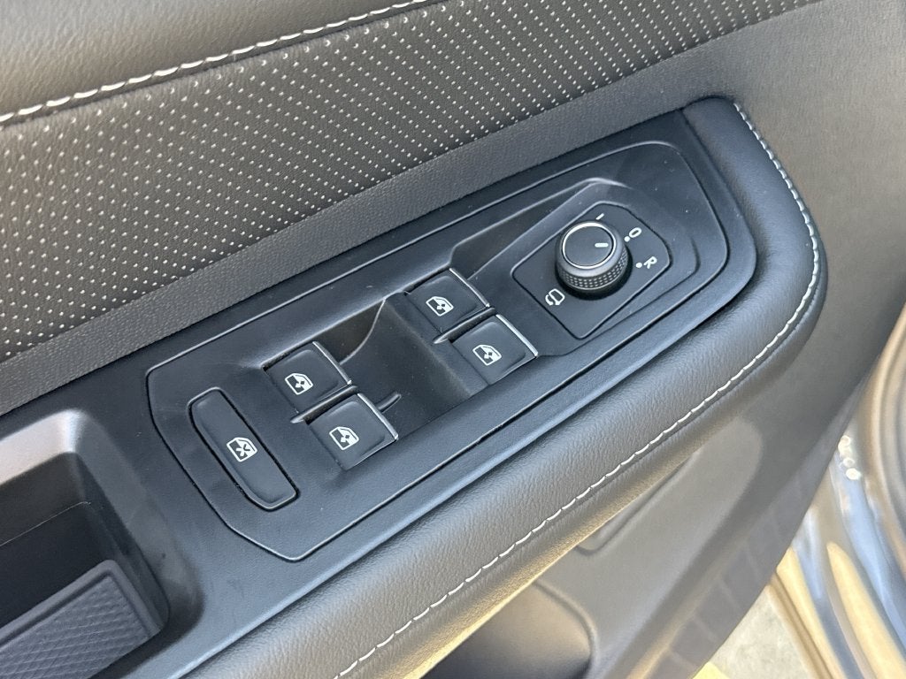 2026 Volkswagen Atlas Cross Sport SEL Premium R-Line