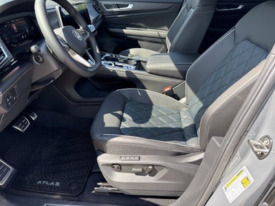 2026 Volkswagen Atlas Cross Sport SEL Premium R-Line
