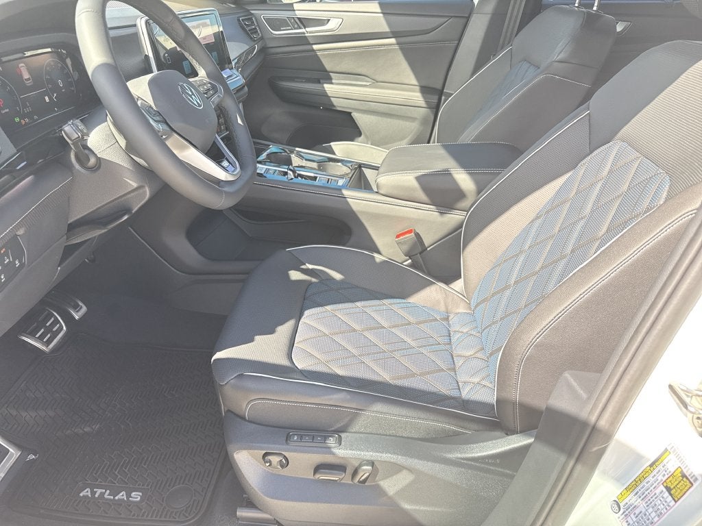 2026 Volkswagen Atlas Cross Sport SEL Premium R-Line