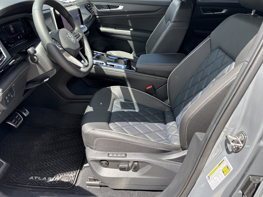 2026 Volkswagen Atlas Cross Sport SEL Premium R-Line