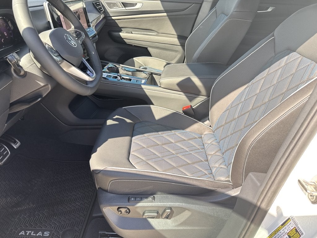 2026 Volkswagen Atlas Cross Sport SEL Premium R-Line