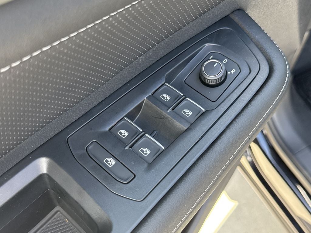 2026 Volkswagen Atlas Cross Sport SE w/Technology