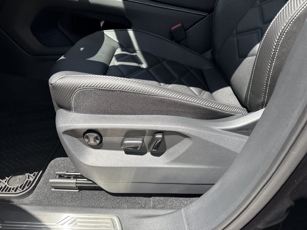 2026 Volkswagen Atlas Cross Sport SE w/Technology