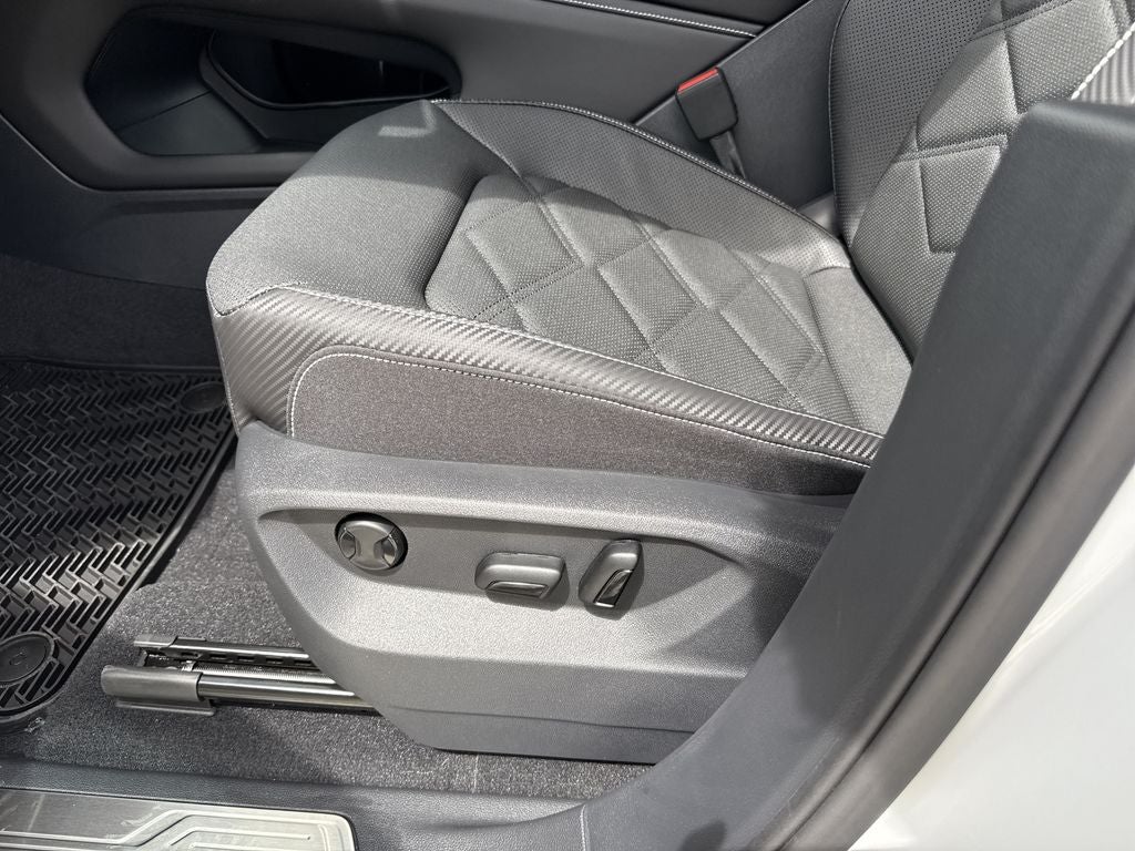 2026 Volkswagen Atlas Cross Sport SE w/Technology
